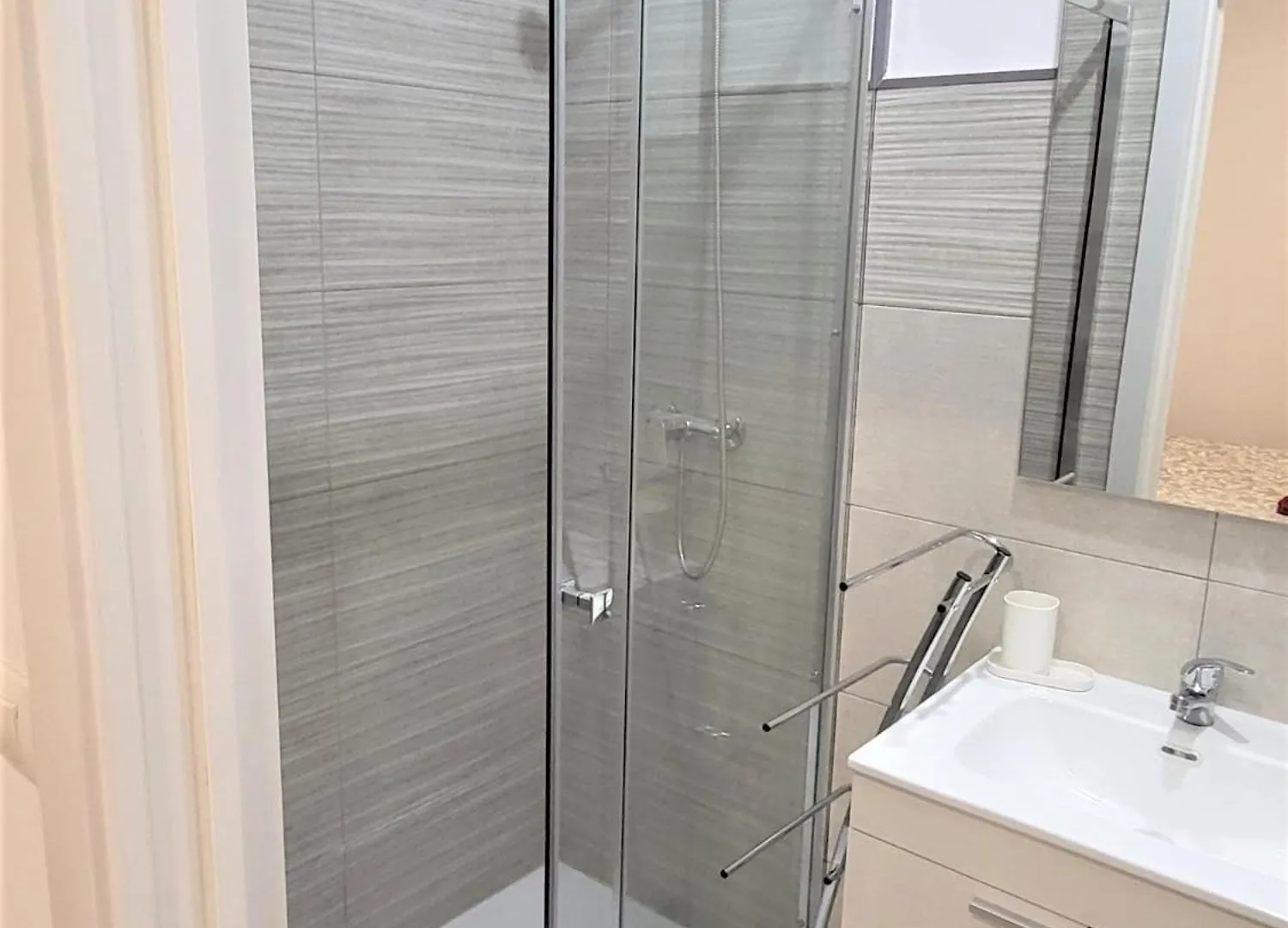 Casa Parras Basilica Apartment Seville Homestay