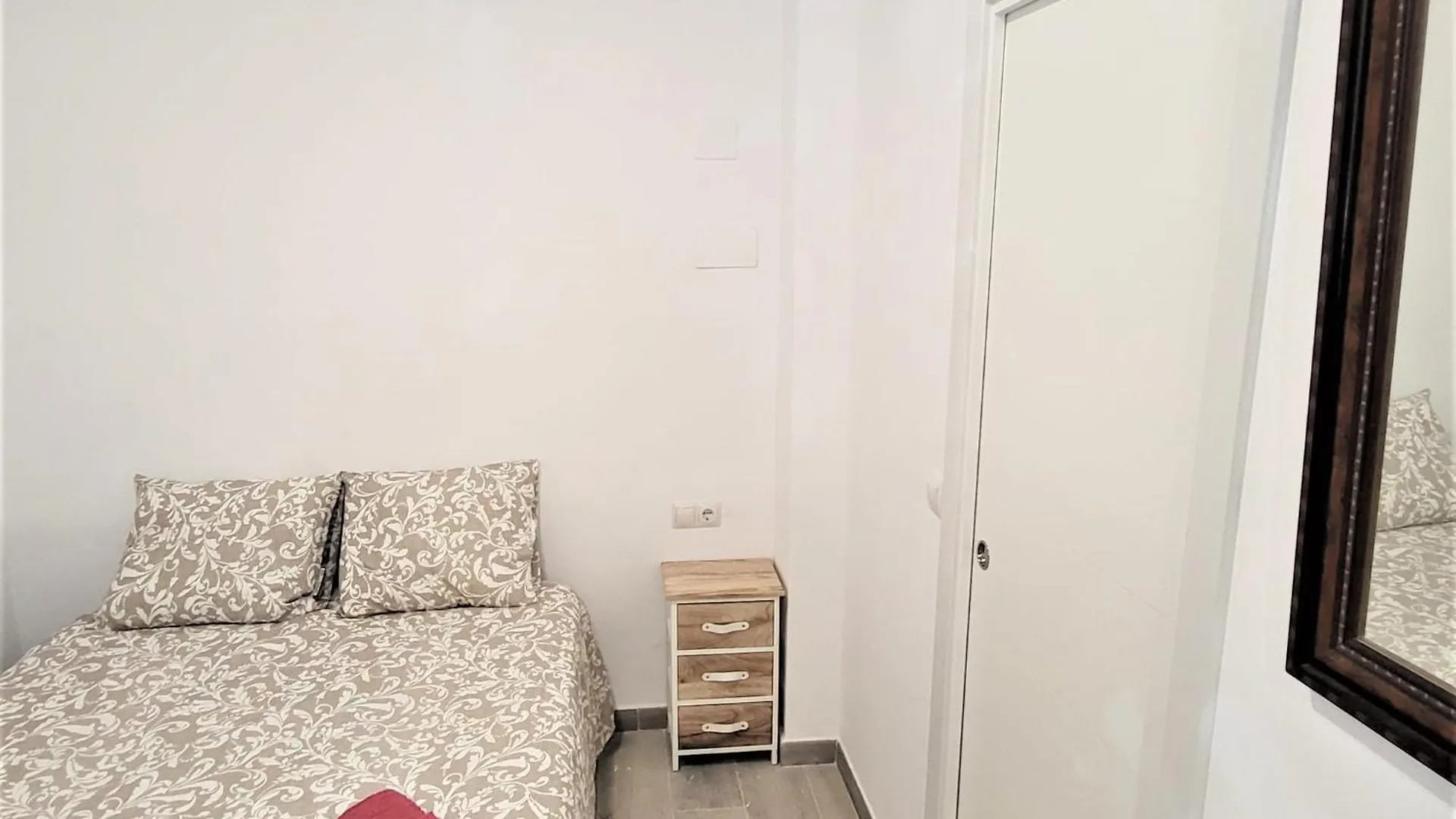Homestay Casa Parras Basilica Apartment Seville
